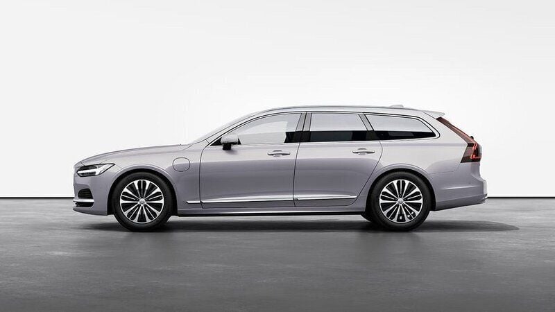 Silver Ny 2024 Volvo V90 Core Kombi | 507 000 kr (Bra pris) - Bild 1/3