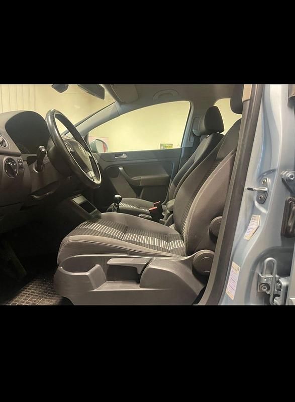 Grå Begagnad 2008 VW Golf Plus Cross Minibuss | 32 000 kr (Bra pris) - Bild 1/4