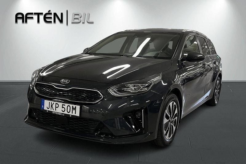 Grå Begagnad 2021 Kia Ceed Kombi | 209 800 kr (Marknadspris) - Bild 1/3