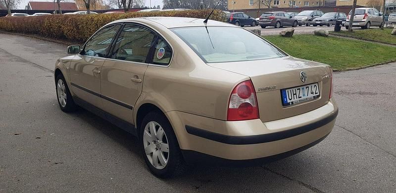 Begagnad VW Passat 150 HK (110 kW) 2004 Brun Sedan