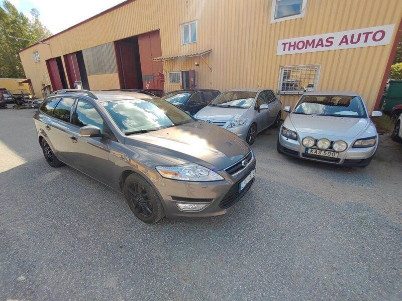 Brun Begagnad 2011 Ford Mondeo Trend Kombi | 56 900 kr (Marknadspris) - Bild 1/4