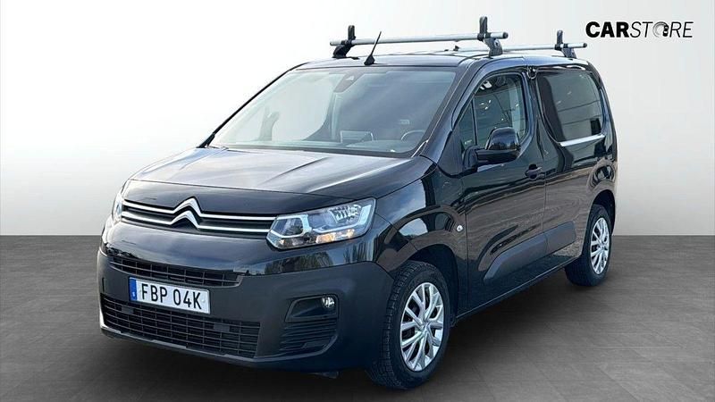 Svart (black) Begagnad 2022 Citroën Berlingo Minibuss | 159 900 kr (Marknadspris) - Bild 1/4