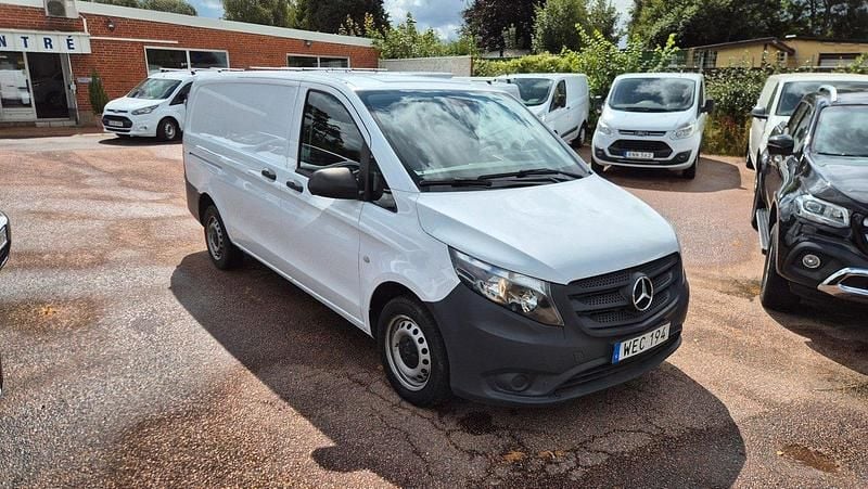 Vit Begagnad 2018 Mercedes Vito Minibuss | 247 500 kr - Bild 1/4