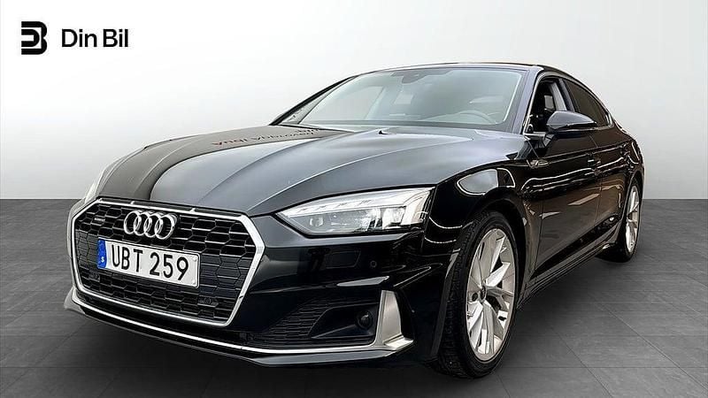 Brilliantsvart Begagnad 2022 Audi A5 Advanced Kombi | 359 000 kr (Marknadspris) - Bild 1/4