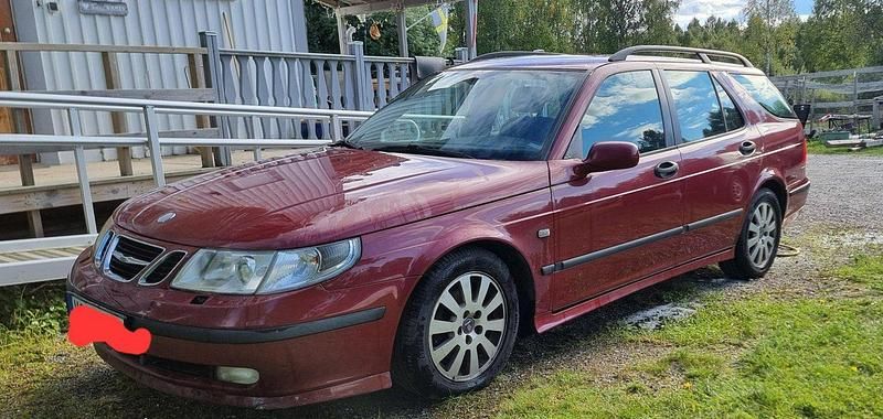 Röd Begagnad 2005 Saab 9-5 Linear Kombi | 20 000 kr (Lite dyr) - Bild 1/1