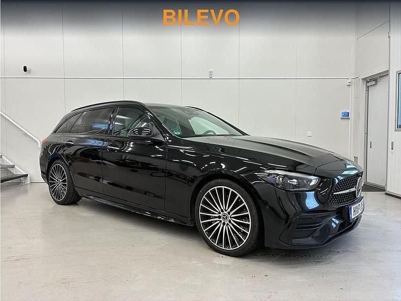 Svart Begagnad 2022 Mercedes C300 AMG Kombi | 339 800 kr - Bild 1/4