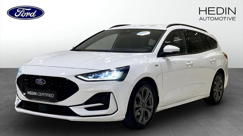 Begagnad Ford Focus ST-Line X 155 HK (114 kW) 2022 Vit Kombi
