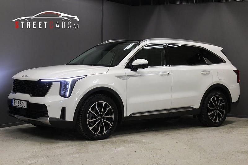 Vit Begagnad 2025 Kia Sorento Advance SUV | 599 000 kr (Marknadspris) - Bild 1/4