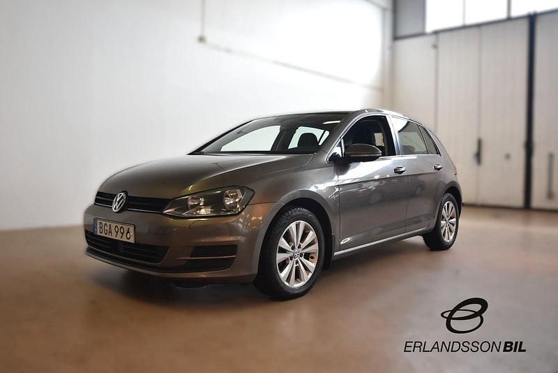 Grå Begagnad 2014 VW Golf VII Halvkombi | 99 900 kr (Marknadspris) - Bild 1/4