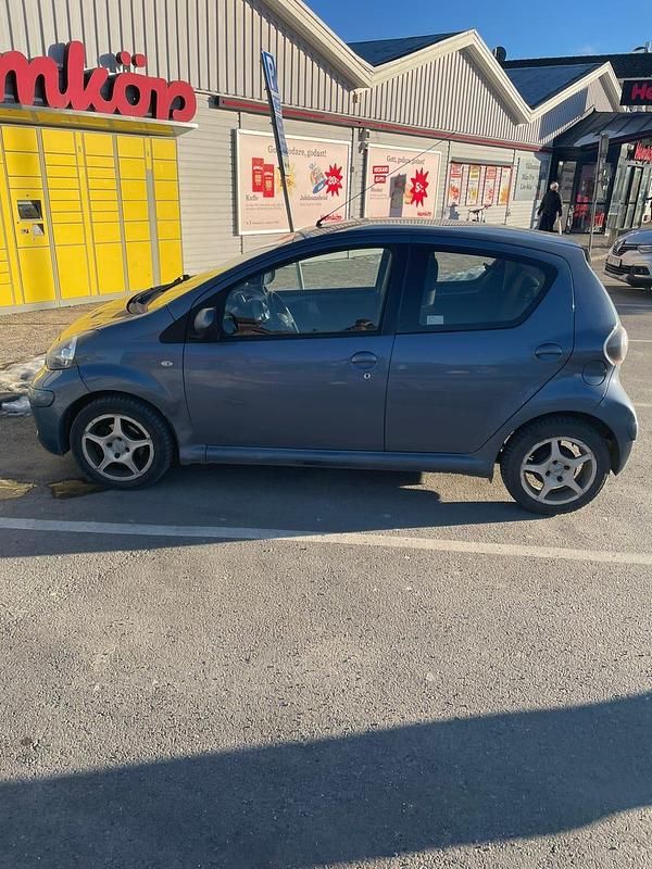 Begagnad Toyota Aygo 68 HK (50 kW) 2009 Halvkombi