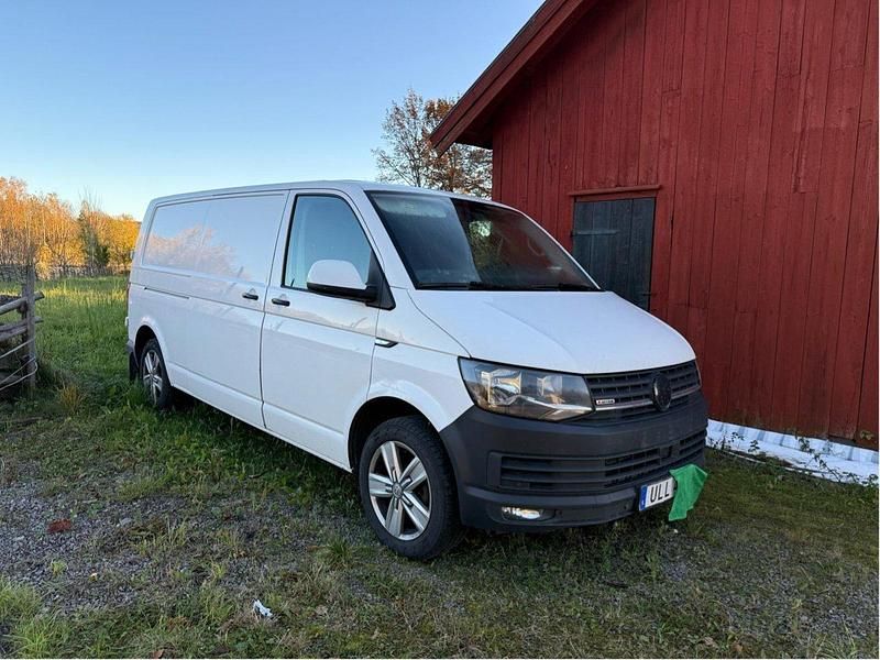 Vit Begagnad 2017 VW T6 Van | 130 000 kr - Bild 1/4