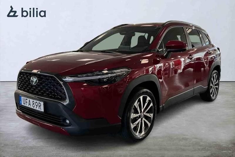 Röd Ny 2025 Toyota Corolla Cross SUV | 384 900 kr - Bild 1/1