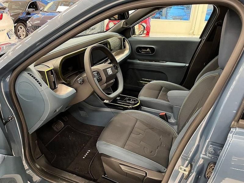 Ny Fiat Grande Panda Icon 102 HK (75 kW) 2025 Blå Halvkombi