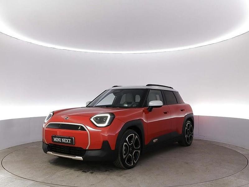 Begagnad Mini Aceman Favoured 161 kW (220 HK) 2024 Röd SUV