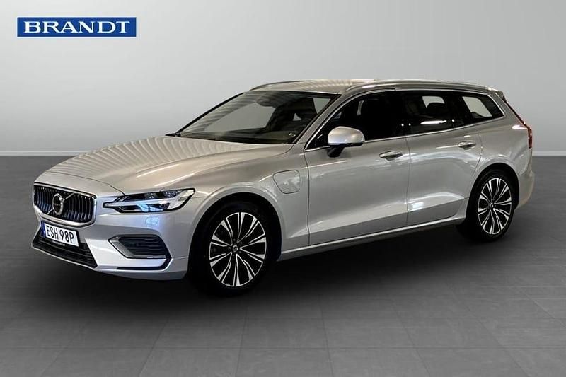 Silver Begagnad 2023 Volvo V60 Core Kombi | 379 900 kr (Marknadspris) - Bild 1/3