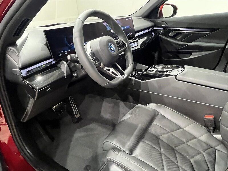 Begagnad BMW i5 M Sport 442 kW (601 HK) 2024 Svart Sedan