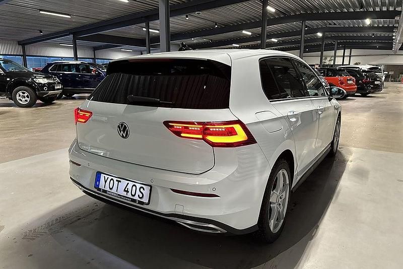 Begagnad VW Golf VII GTE 2021 Vit Halvkombi
