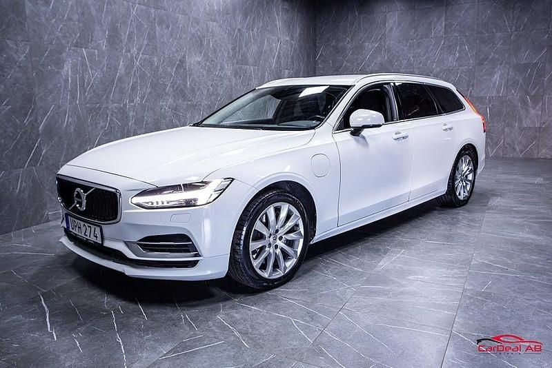 Begagnad Volvo V90 Momentum 303 HK (222 kW) 2018 Vit Kombi