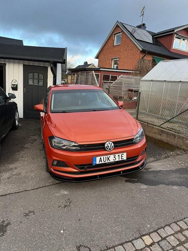 Begagnad VW Polo 95 HK (69 kW) 2019 Orange/svart Halvkombi