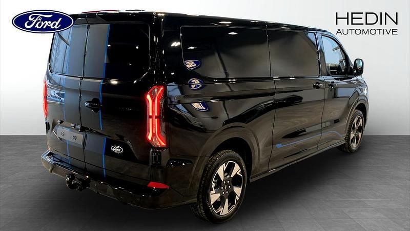Ny Ford E-Transit 2026 Svart Van