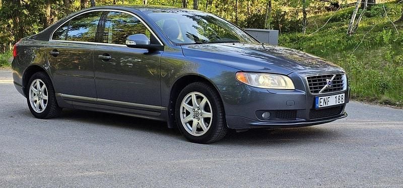 Grå Begagnad 2008 Volvo S80 Momentum Sedan | 34 500 kr (Bra pris) - Bild 1/4