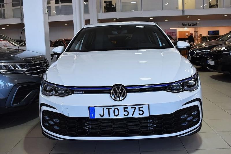 Begagnad VW Golf VIII GTE 245 HK (180 kW) 2020 Vit Halvkombi