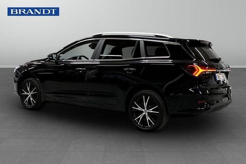 Begagnad MG MG5 EV Long Range Luxury 116 kW (158 HK) 2022 Svart Kombi