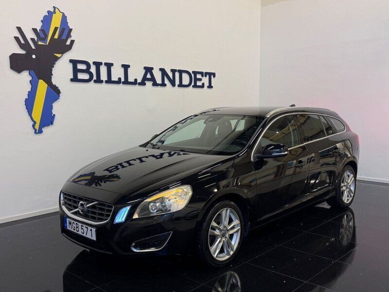 Svart Begagnad 2011 Volvo V60 Summum Kombi | 99 900 kr (Bra pris) - Bild 1/4