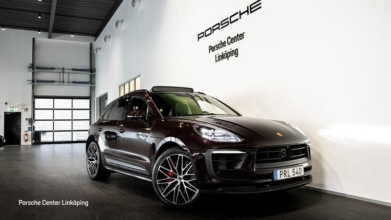 Röd Begagnad 2023 Porsche Macan S SUV | 599 000 kr - Bild 1/4