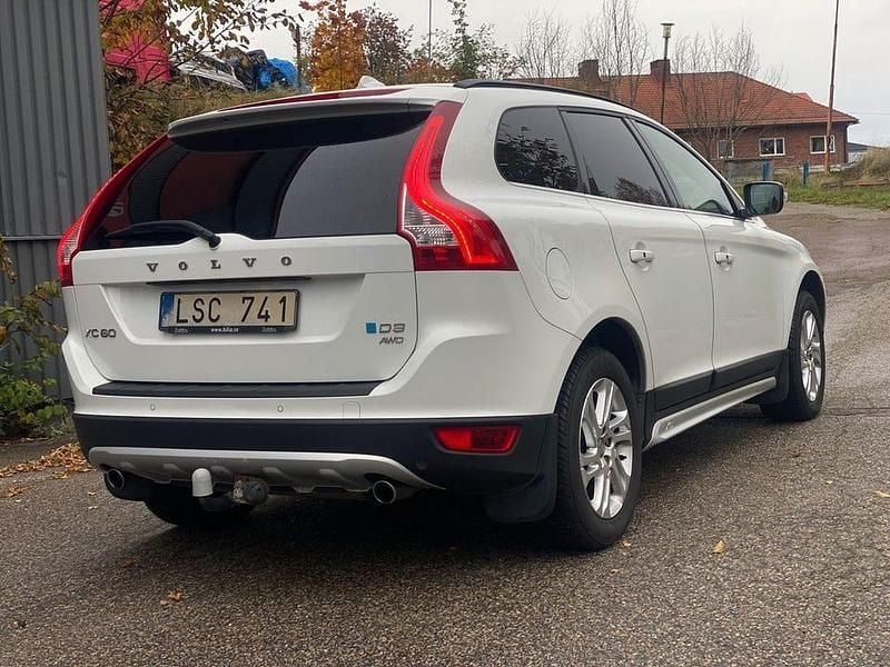 Begagnad Volvo XC60 Momentum 163 HK (119 kW) 2011 Vit SUV