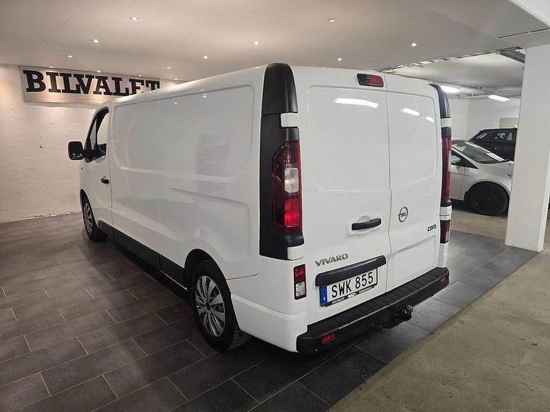 Begagnad Opel Vivaro 116 HK (85 kW) 2015 Vit Minibuss
