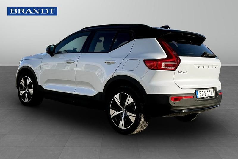 Begagnad Volvo XC40 Single Motor 175 kW (238 HK) 2023 Vit SUV