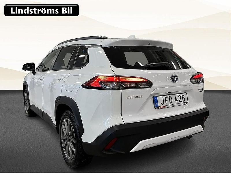 Begagnad Toyota Corolla Cross Style 200 HK (147 kW) 2022 Vit SUV
