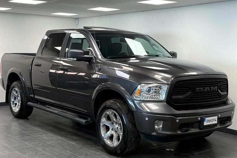 Grå Begagnad 2015 Dodge Ram Pickup | 289 900 kr (Bra pris) - Bild 1/4