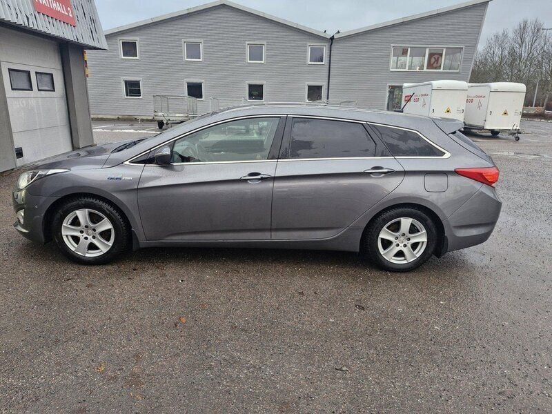 Silver Begagnad 2012 Hyundai i40 Kombi | 72 000 kr (Bra pris) - Bild 1/4