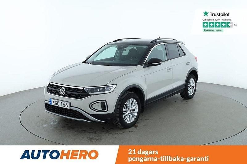 Grå Begagnad 2023 VW T-Roc SUV | 295 000 kr (Marknadspris) - Bild 1/4