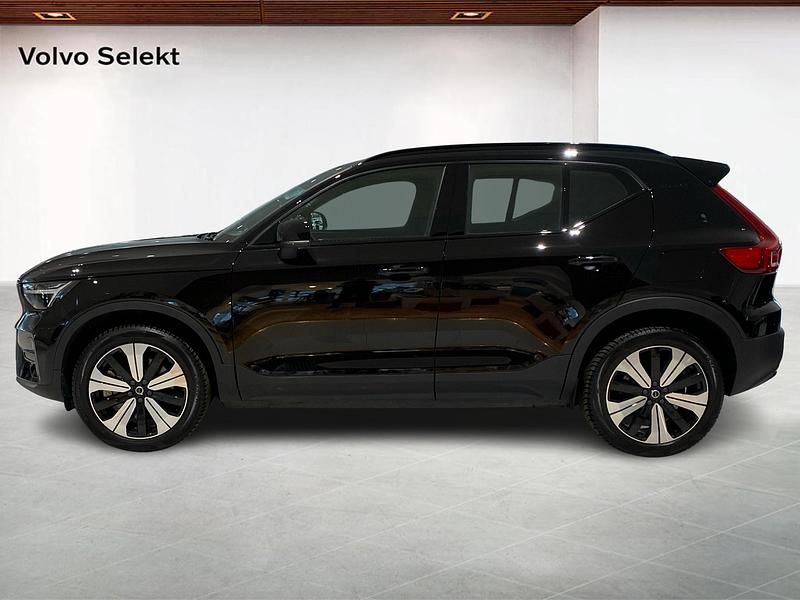 Begagnad Volvo XC40 Single Motor 175 kW (238 HK) 2023 Svart SUV