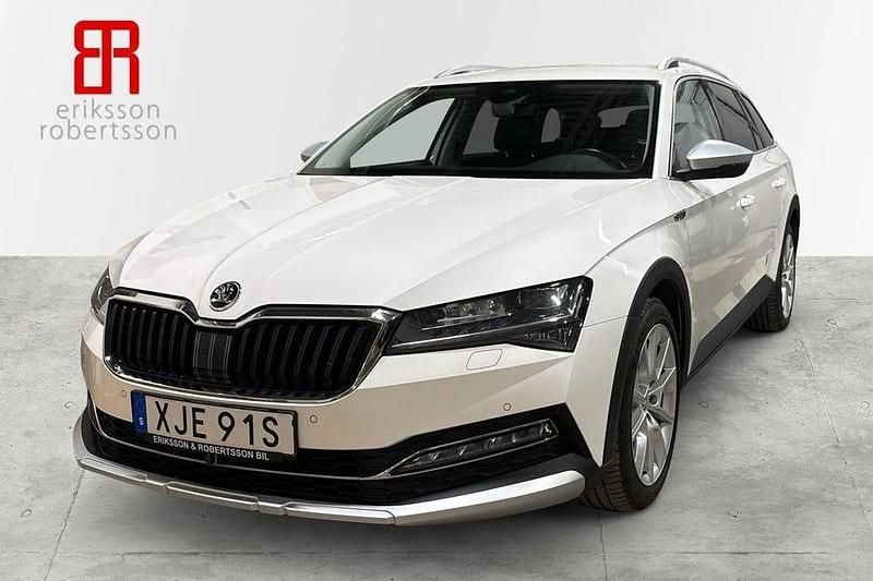 Vit Begagnad 2021 Skoda Superb Kombi | 349 900 kr (Dyr) - Bild 1/4