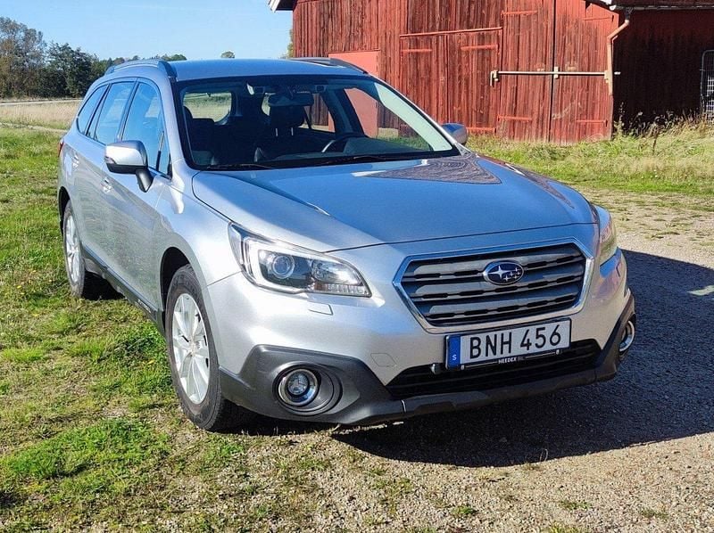Silver Begagnad 2015 Subaru Outback SUV | 115 000 kr (Superpris) - Bild 1/4
