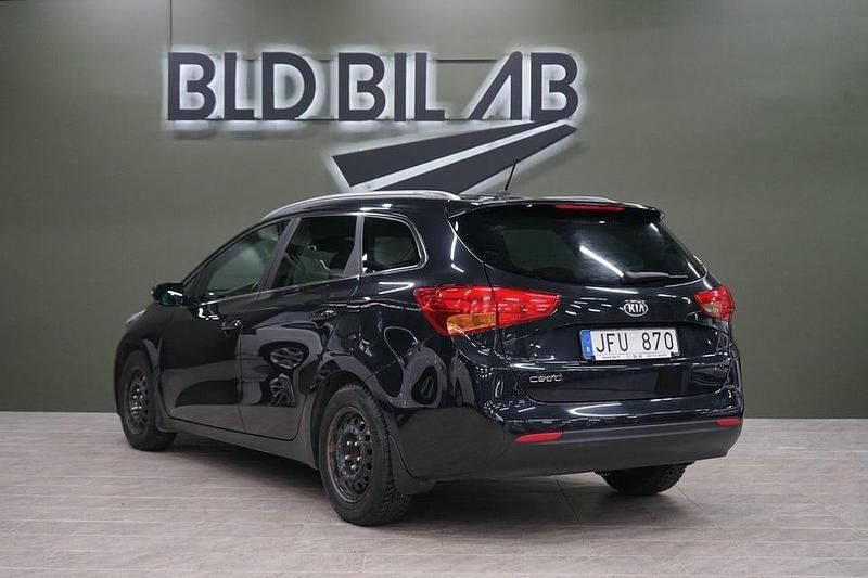 Begagnad Kia Ceed Sportswagon 135 HK (99 kW) 2013 Svart Kombi
