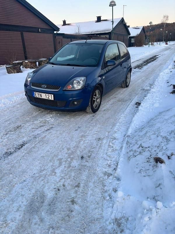 Begagnad Ford Fiesta 80 HK (58 kW) 2007 Halvkombi