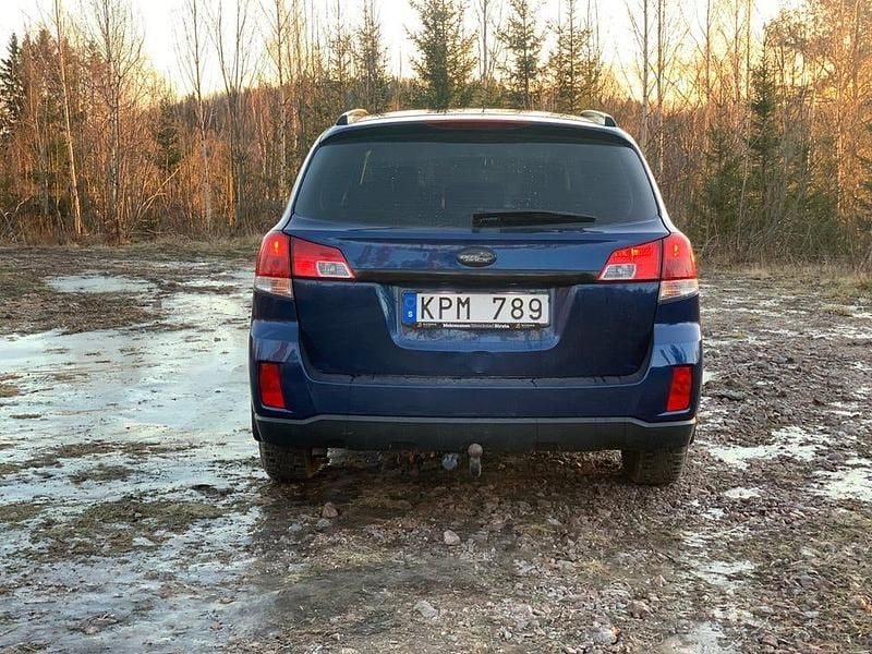 Begagnad Subaru Outback 167 HK (122 kW) 2011 Kombi
