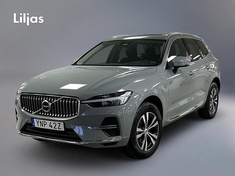 Grå Begagnad 2024 Volvo XC60 Core SUV | 479 000 kr (Bra pris) - Bild 1/3