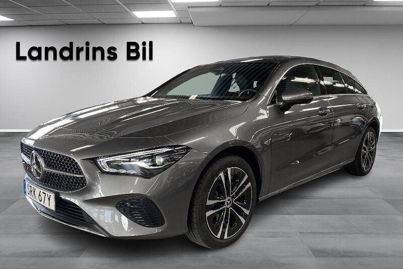 Mörkgrå Ny 2024 Mercedes CLA250e Shooting Brake Advanced Plus Kombi | 399 900 kr (Superpris) - Bild 1/4