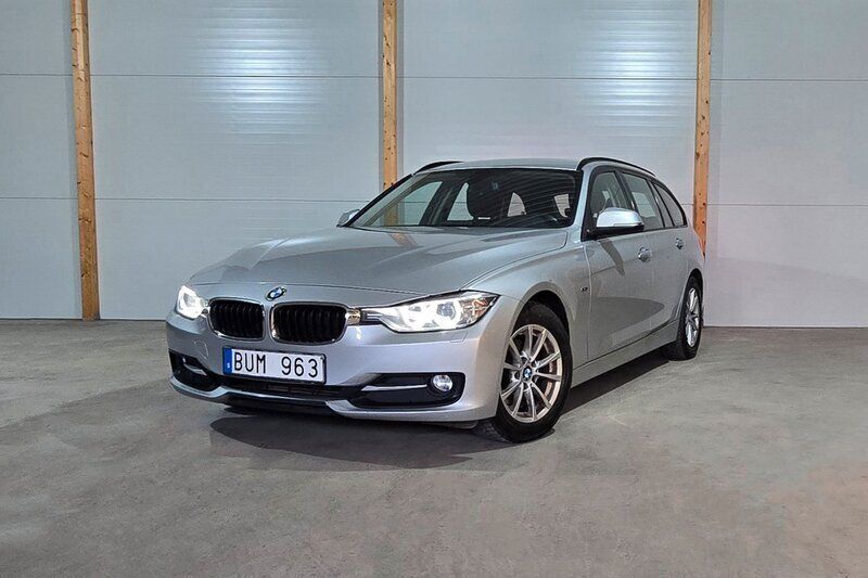 Silver Begagnad 2013 BMW 318 Sport Line Kombi | 119 900 kr (Bra pris) - Bild 1/3