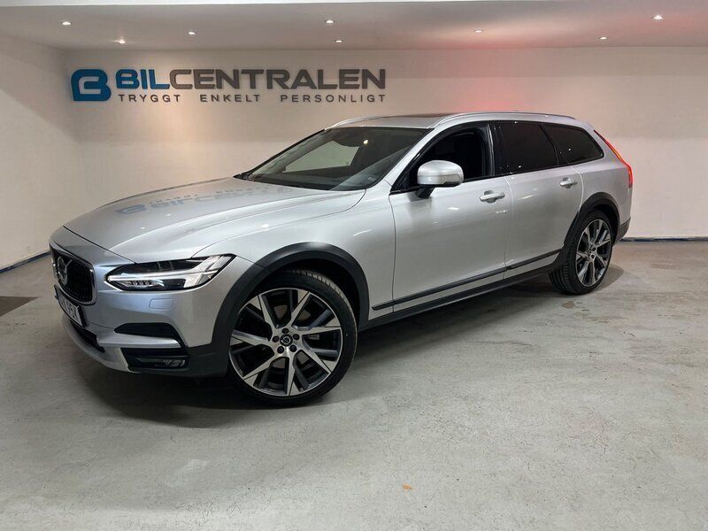 Silver Begagnad 2020 Volvo V90 CC Momentum Kombi | 274 900 kr (Bra pris) - Bild 1/4