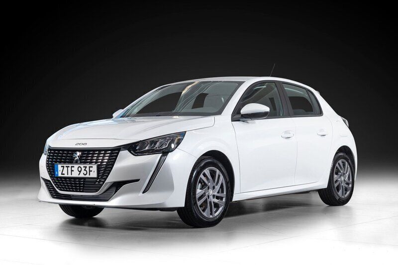 Vit (vit metallic) Begagnad 2020 Peugeot 208 Active Halvkombi | 139 000 kr (Marknadspris) - Bild 1/4