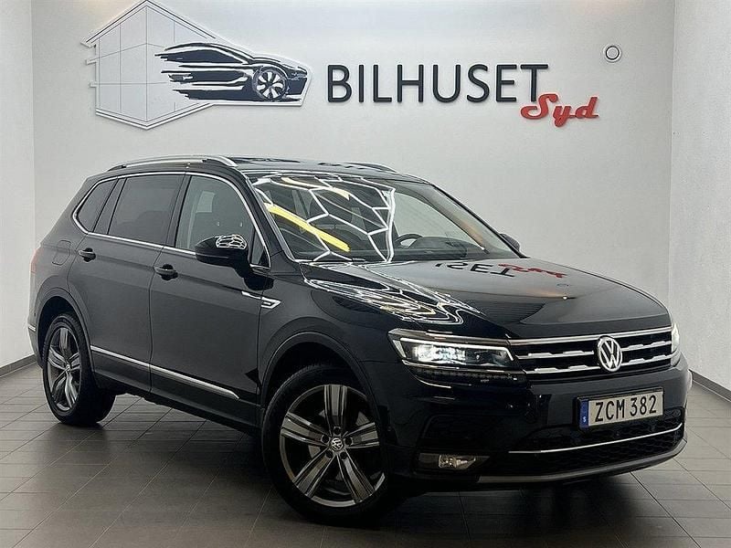 Svart Begagnad 2017 VW Tiguan Allspace SUV | 268 500 kr (Marknadspris) - Bild 1/4