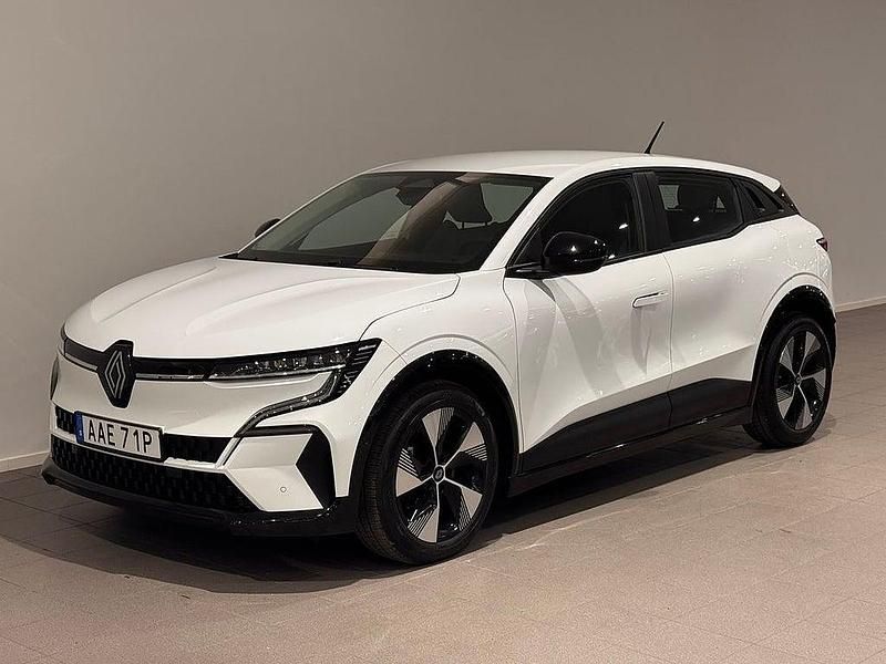 Vit Begagnad 2022 Renault Mégane IV Equilibre Halvkombi | 249 500 kr (Marknadspris) - Bild 1/4