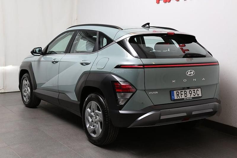 Begagnad Hyundai Kona Essential 120 HK (88 kW) 2023 Mirage green SUV